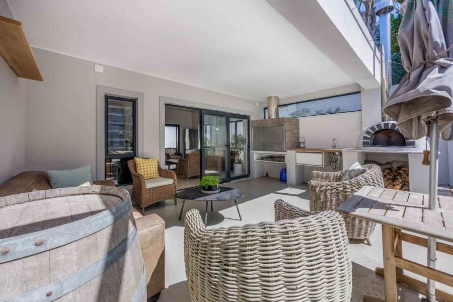 4 Bedroom Property for Sale in Kanonberg Western Cape